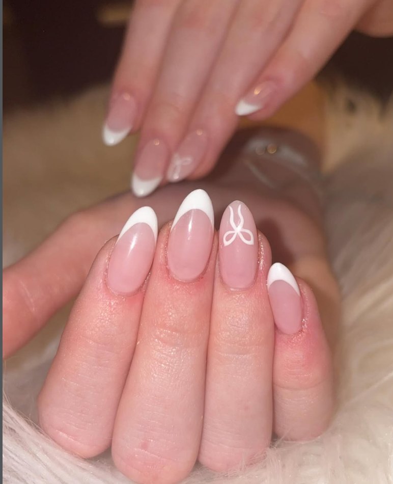 A French shellac set with hand-painted detail at Whitby Shores